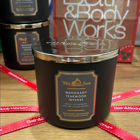 White Barn Mahogany Teakwood Candle  - Black - Picture 2 of 6